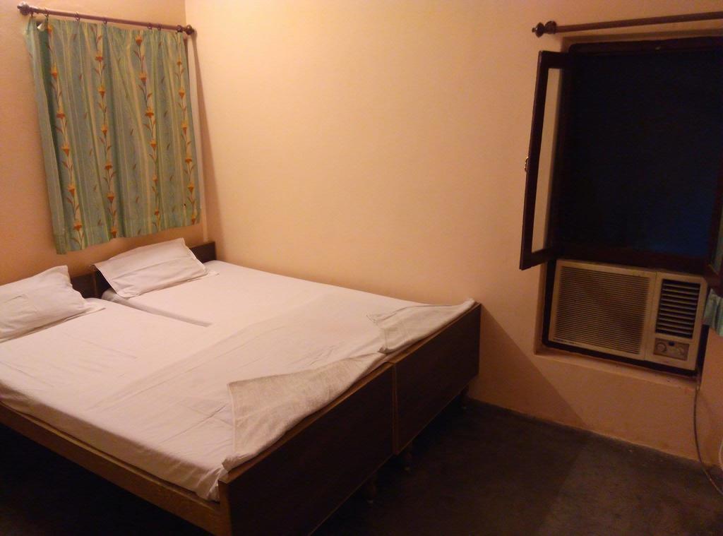 Mishra Guest House Varanasi Bagian luar foto